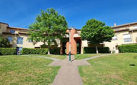 T2 55M² Tout Confort Avec Jardin. Cuisine Et Equipements Neufs. Wifi Tv Parking
